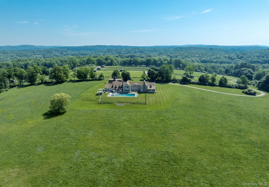 364 Hardscrabble Road Photo 5