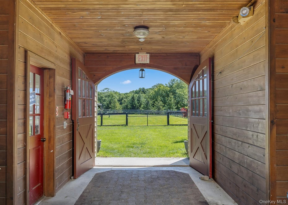 364 Hardscrabble Road Photo 42