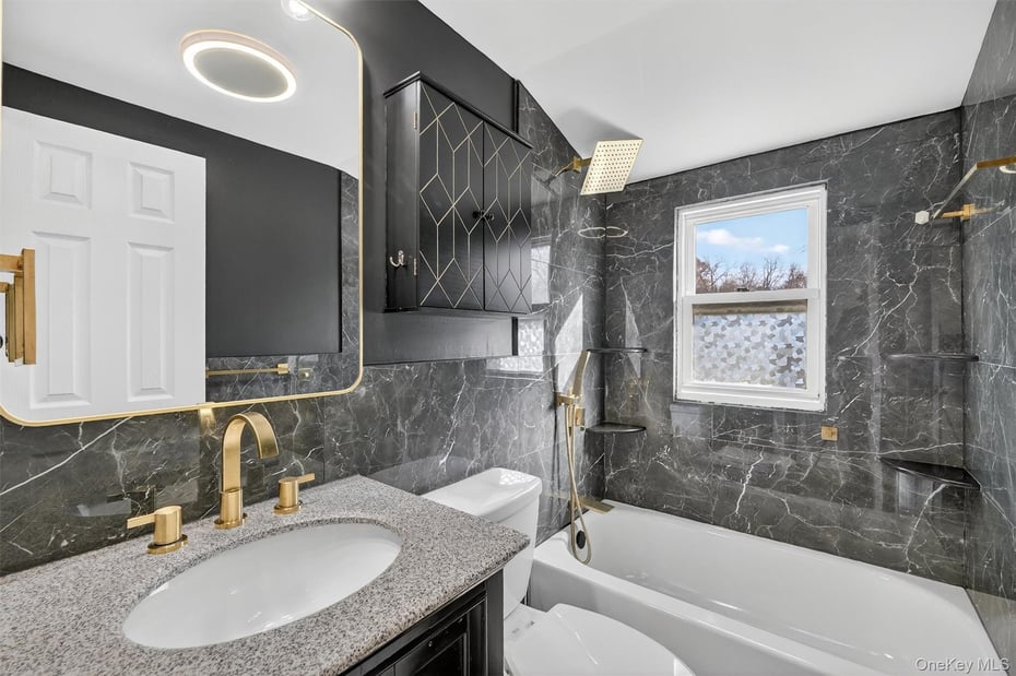 8 Robbins Avenue Photo 25