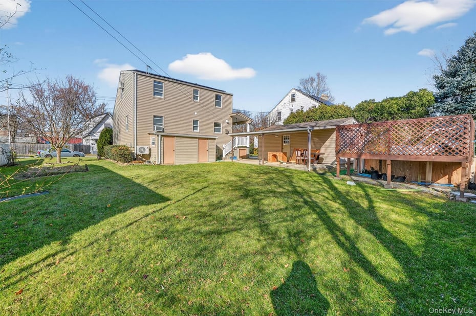 8 Robbins Avenue Photo 40