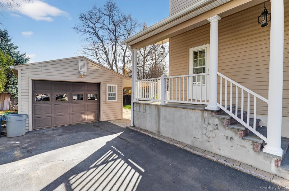 8 Robbins Avenue Photo 35