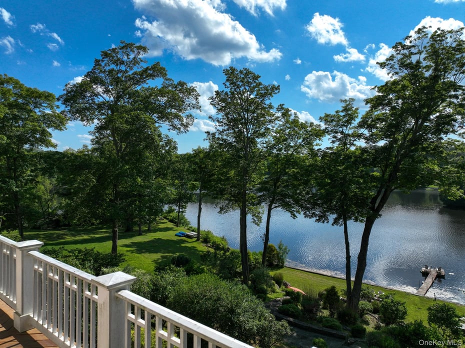 33 Truesdale Lake Drive Photo 7