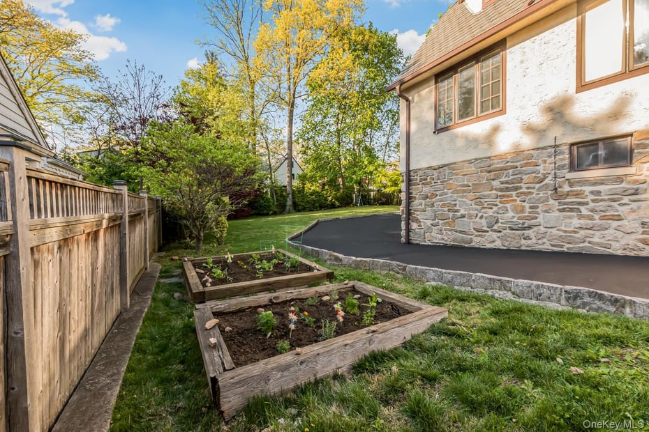 209 Storer Avenue Photo 24