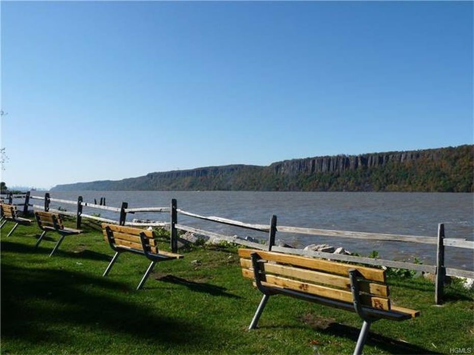 50 Burnside Drive Photo 42