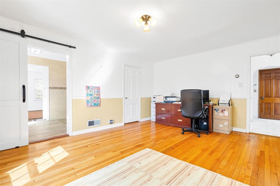 5 Locust Street Photo 25