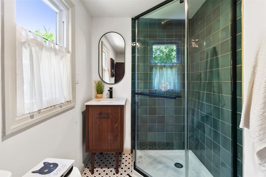 2 Honey Lane Photo 22