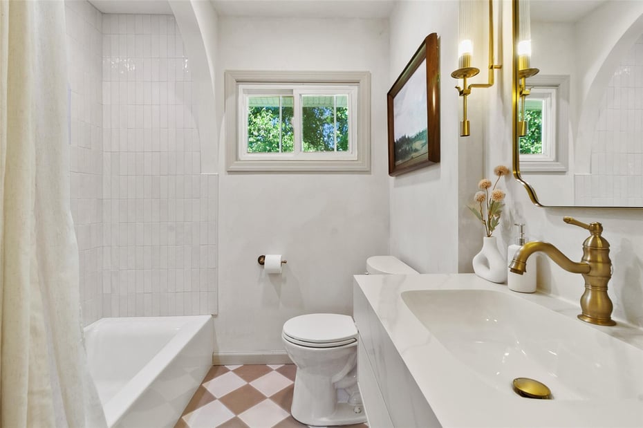 2 Honey Lane Photo 15