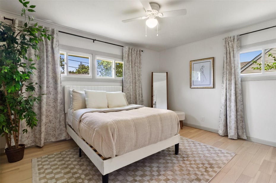 2 Honey Lane Photo 17