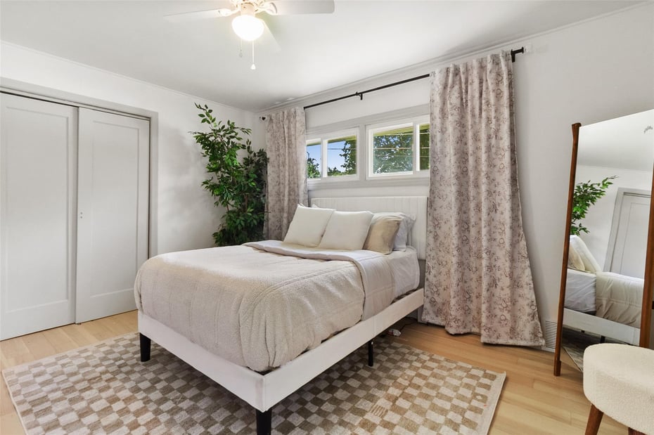 2 Honey Lane Photo 18