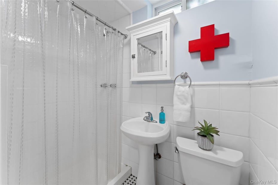 25 Croton Avenue Photo 28