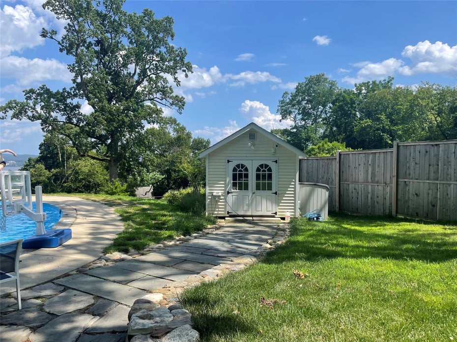 523 N Midland Avenue Photo 26