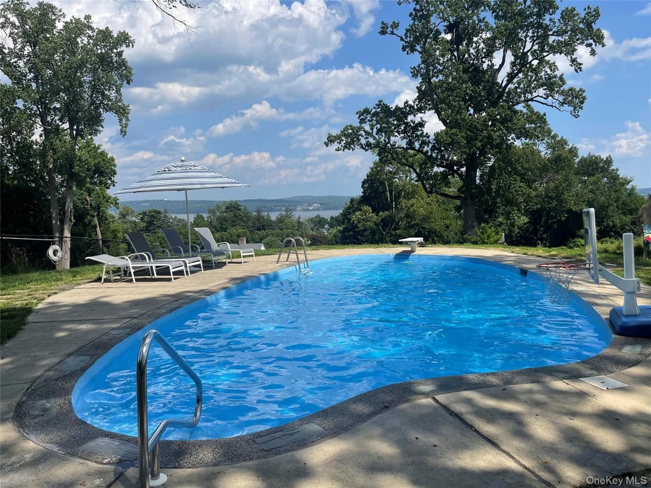 523 N Midland Avenue Photo 24