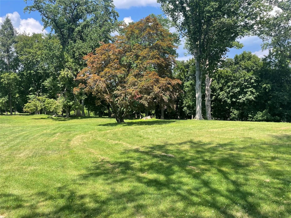 523 N Midland Avenue Photo 28