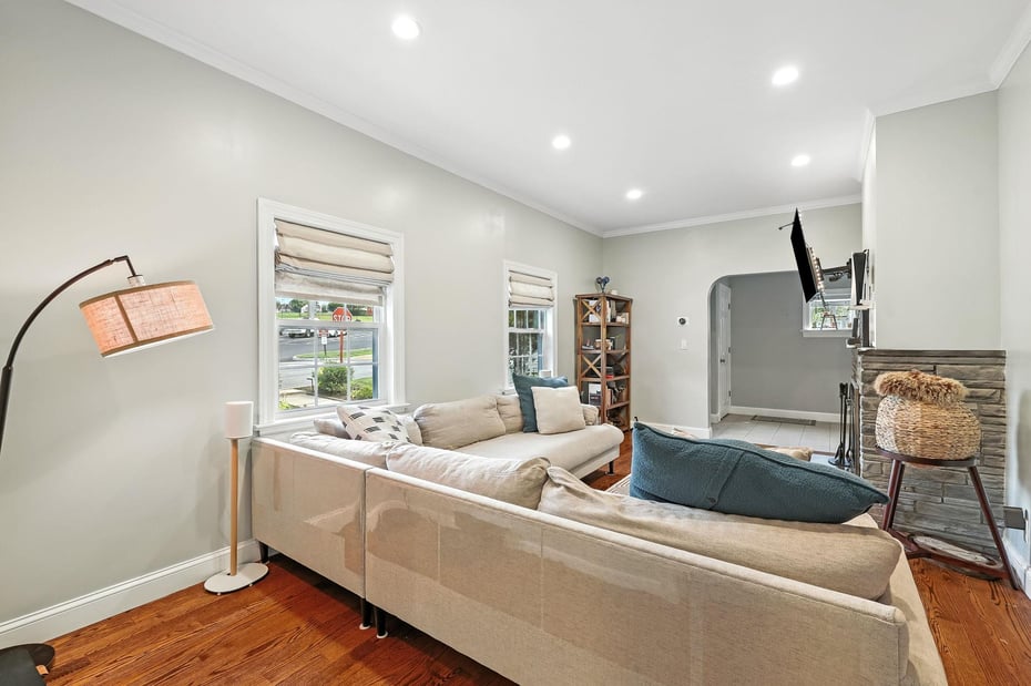 27 S Goodwin Avenue Photo 5