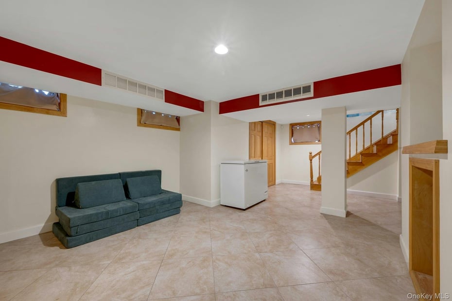 70 Lockwood Avenue Photo 18
