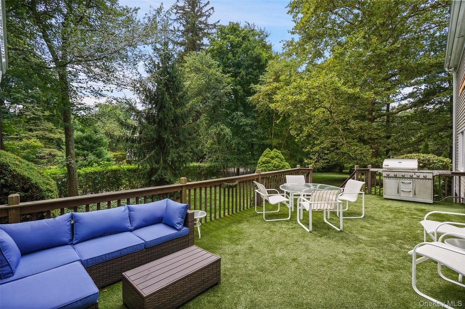 758 King Street Photo 25