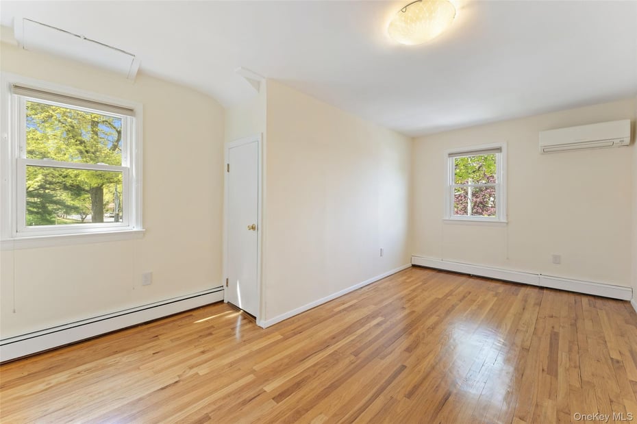 91 S Buckhout Street Photo 17