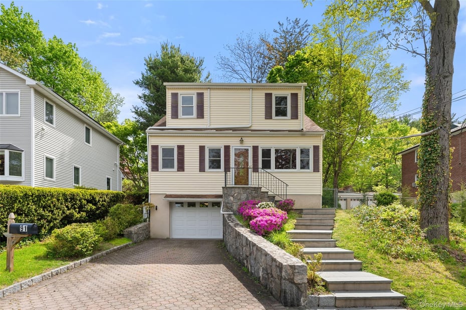 91 S Buckhout Street Photo 2