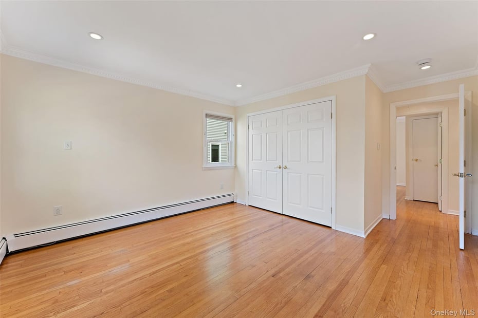 91 S Buckhout Street Photo 13