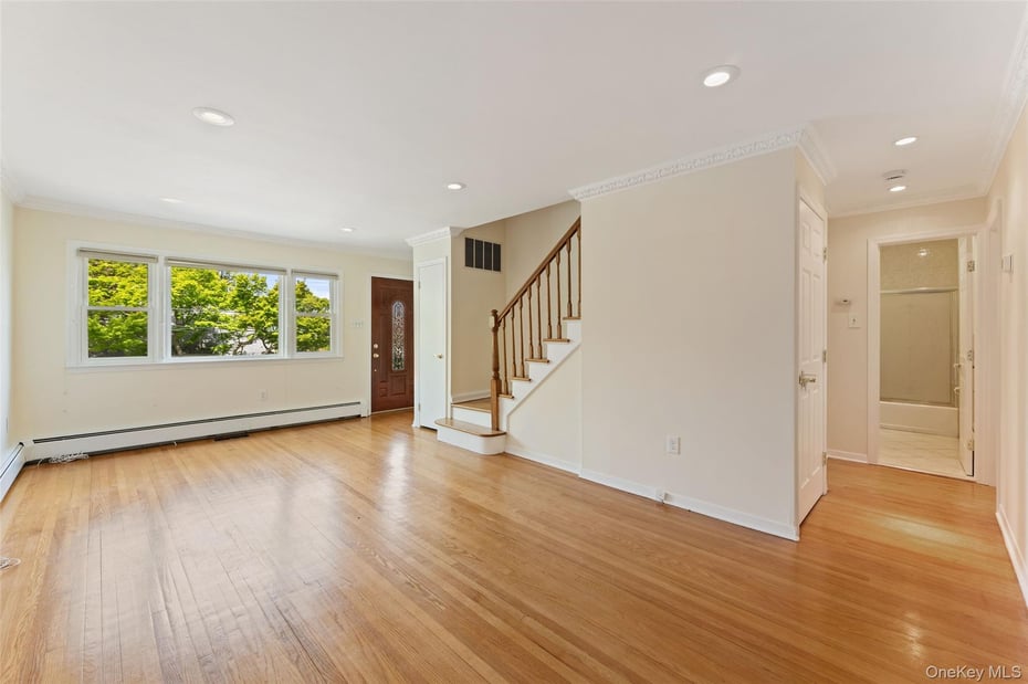 91 S Buckhout Street Photo 4