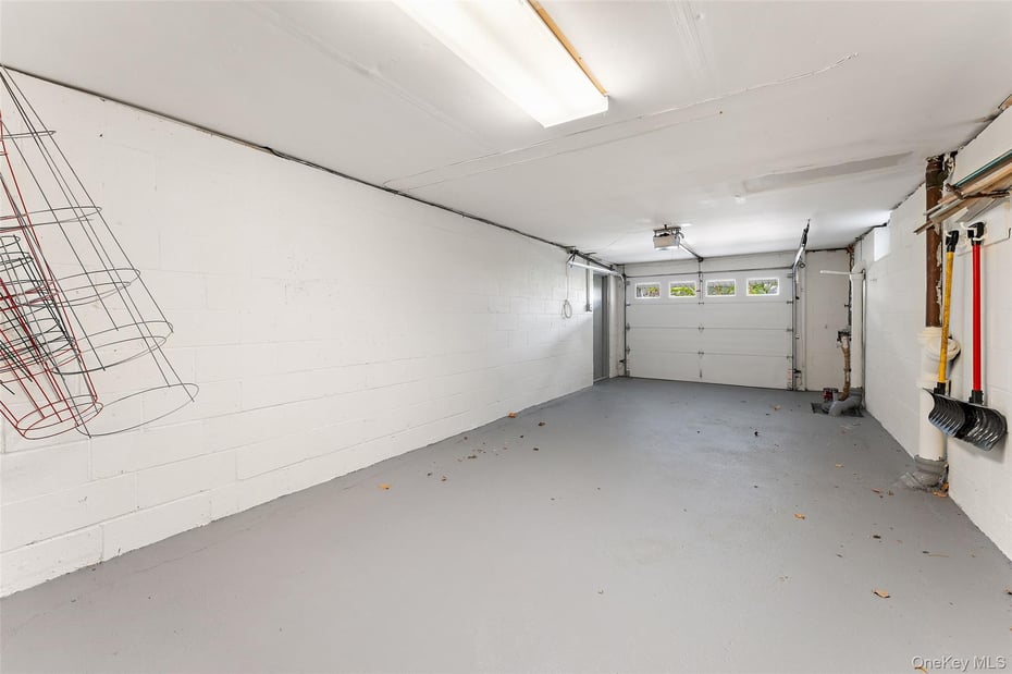 91 S Buckhout Street Photo 23