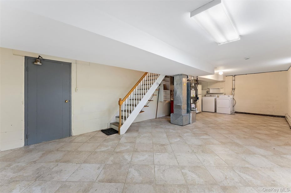 91 S Buckhout Street Photo 22