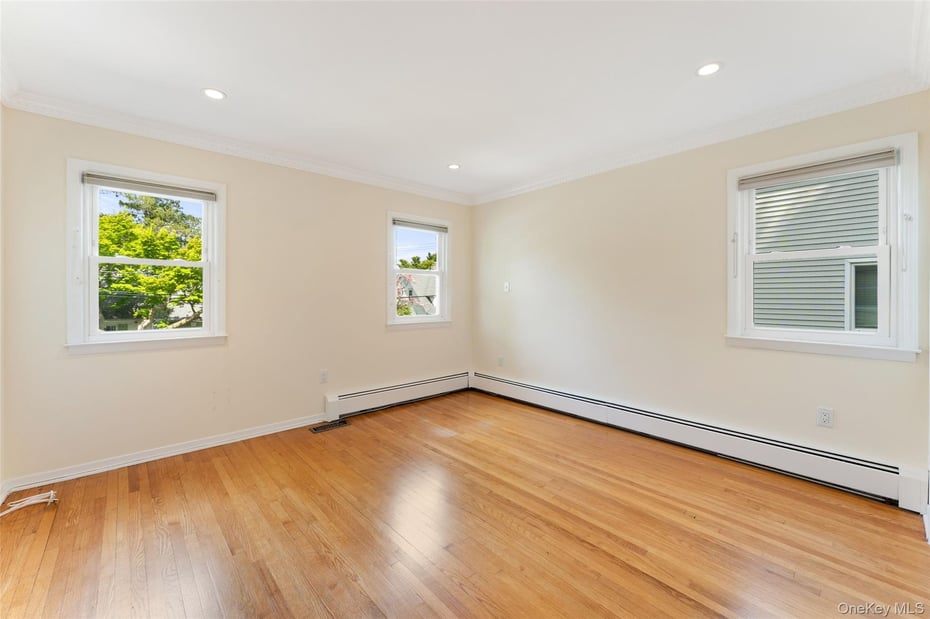 91 S Buckhout Street Photo 11