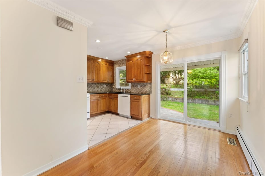91 S Buckhout Street Photo 8
