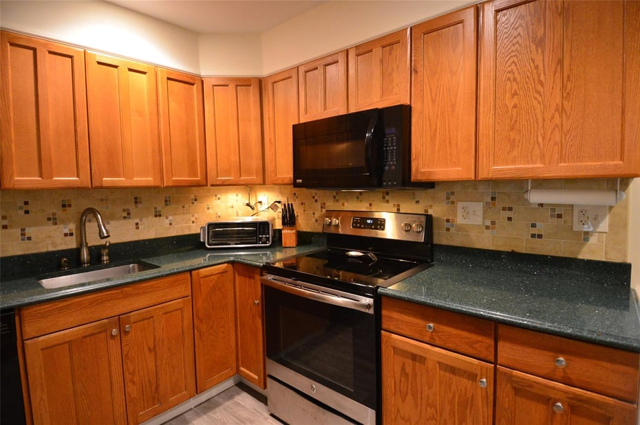 20 Oak Avenue Photo 11