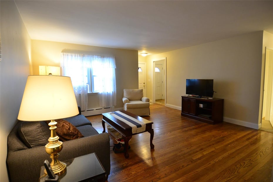 20 Oak Avenue Photo 6