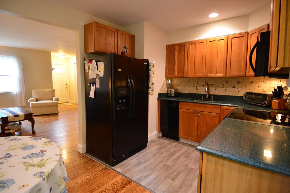20 Oak Avenue Photo 10