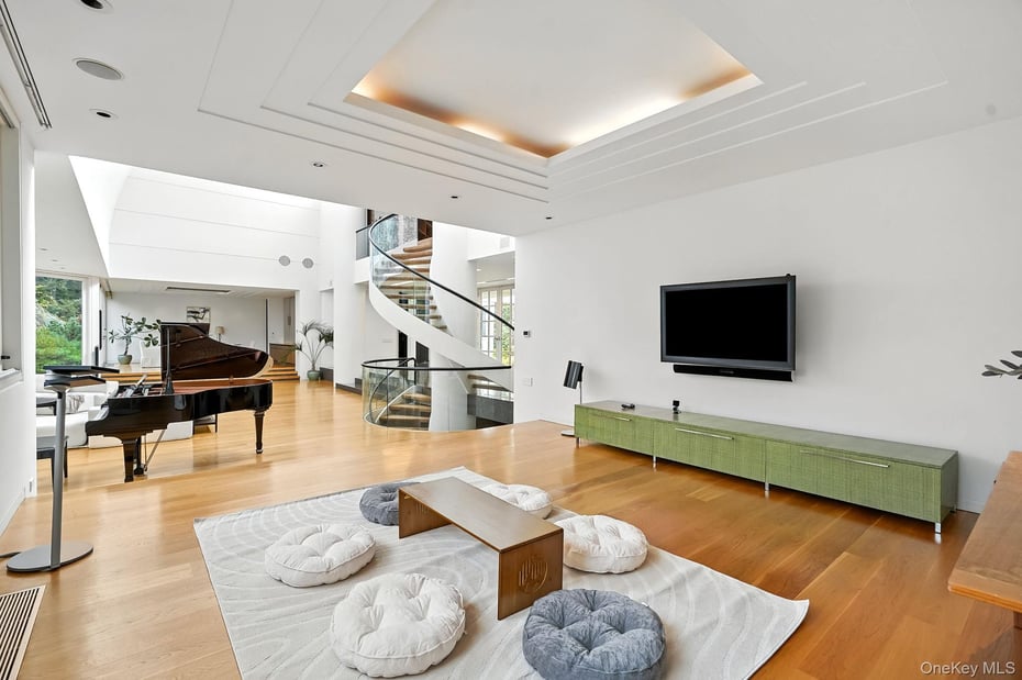 20 Bessel Lane Photo 12