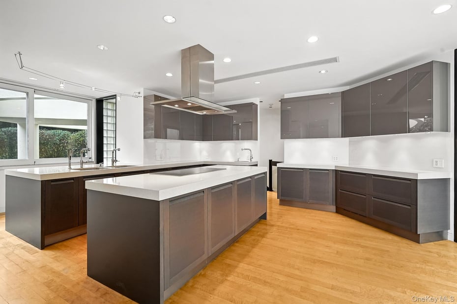 20 Bessel Lane Photo 15