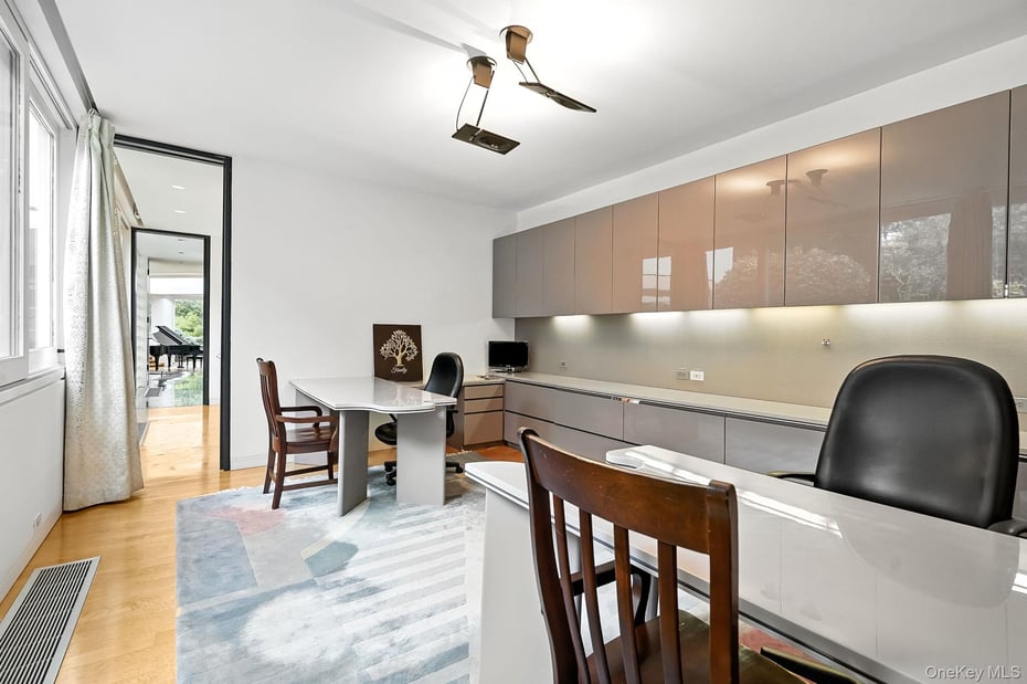 20 Bessel Lane Photo 19