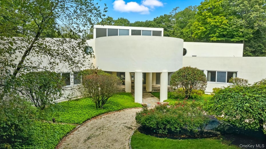 20 Bessel Lane Photo 3