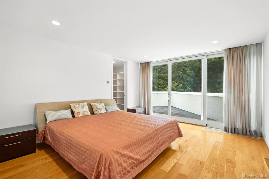 20 Bessel Lane Photo 24