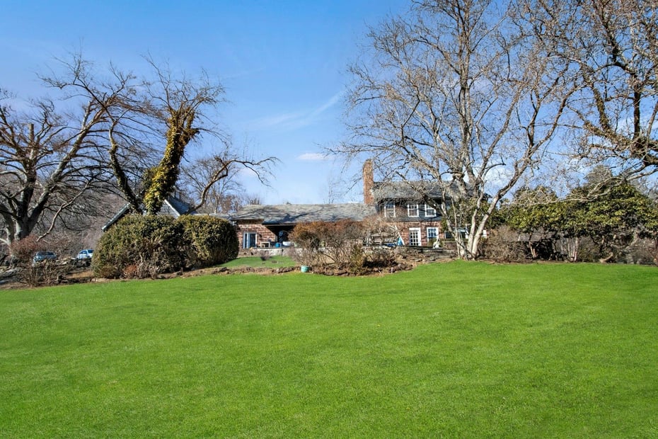 374 S Mountain Road Photo 6