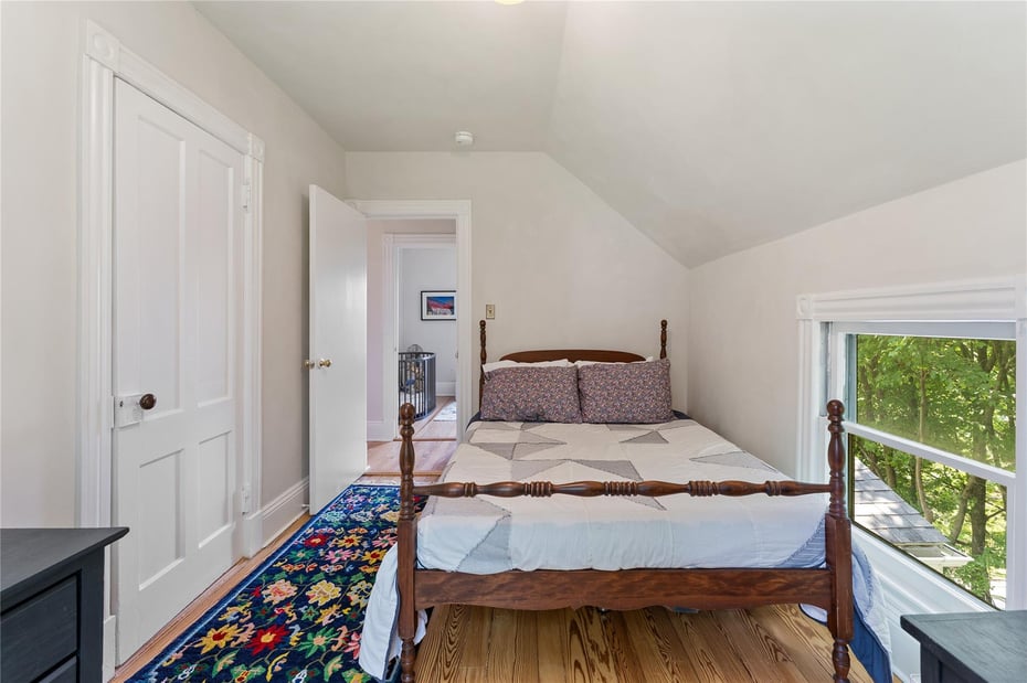 105 James Street Photo 13