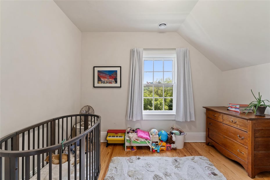 105 James Street Photo 12