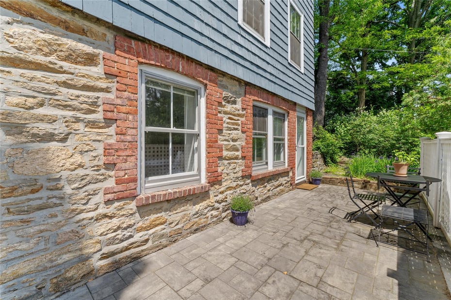 105 James Street Photo 20
