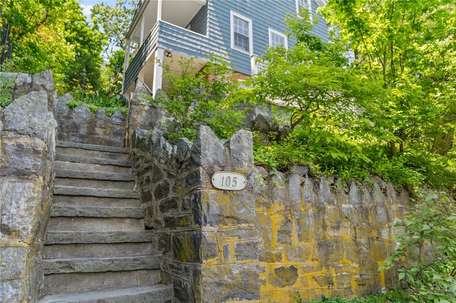 105 James Street Photo 21