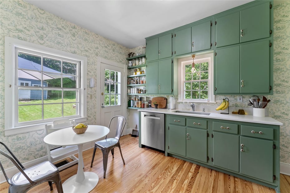 105 James Street Photo 8