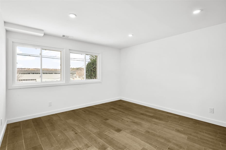 9 Chester Avenue Photo 16