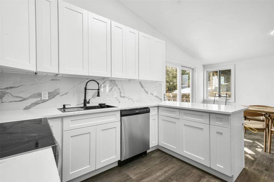 9 Chester Avenue Photo 8