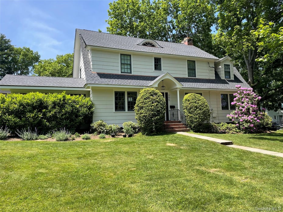 305 S Barry Avenue Photo 1