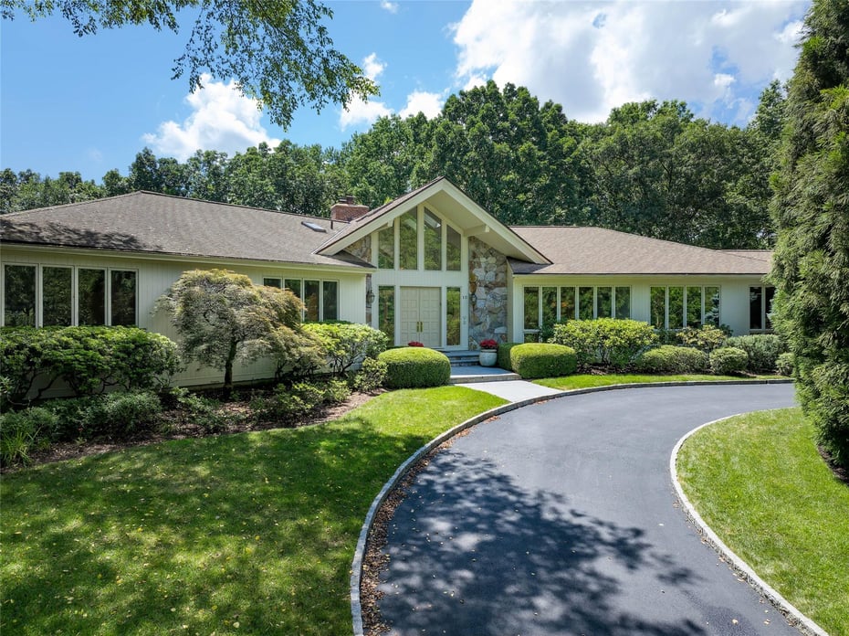 10 Old Woods Drive Photo 2