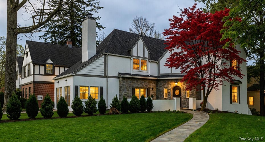 118 Soundview Avenue Photo 1