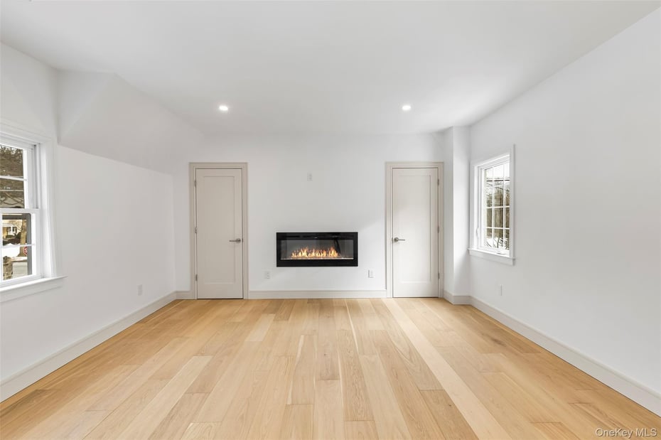 118 Soundview Avenue Photo 22