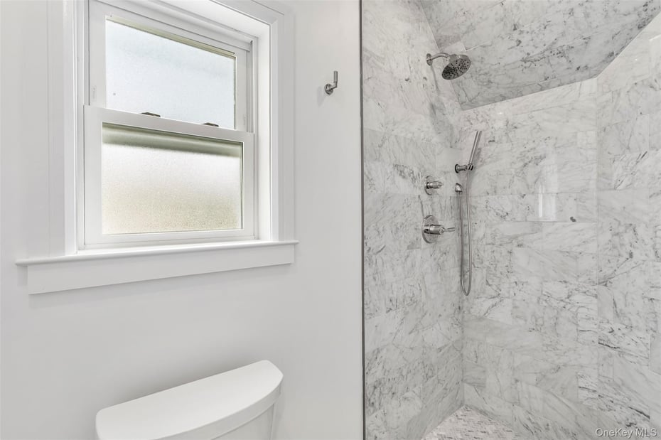 118 Soundview Avenue Photo 35