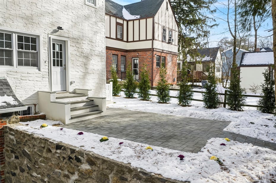 118 Soundview Avenue Photo 45